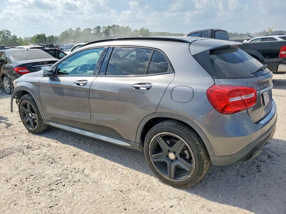 2017 MERCEDES-BENZ GLA 250 2