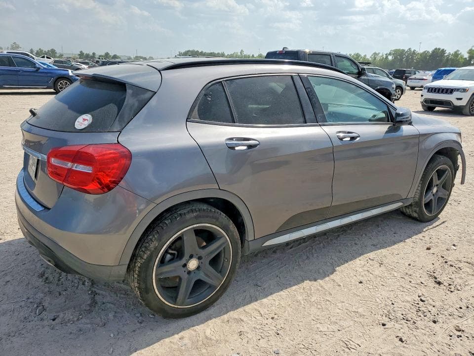 2017 MERCEDES-BENZ GLA 250 3
