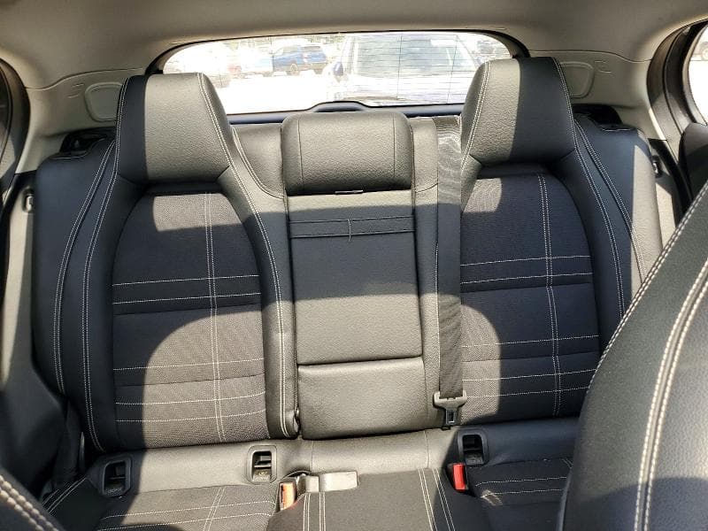 2017 MERCEDES-BENZ GLA 250 10