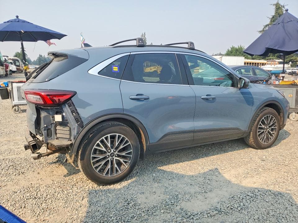 2023 FORD ESCAPE 3