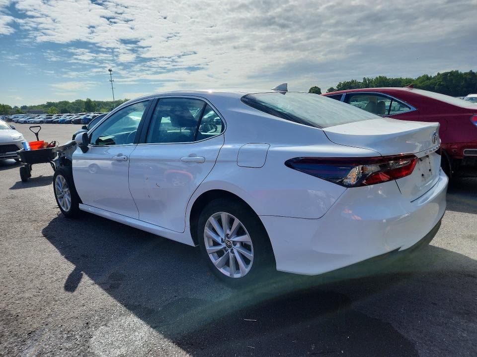 2023 TOYOTA CAMRY LE 2