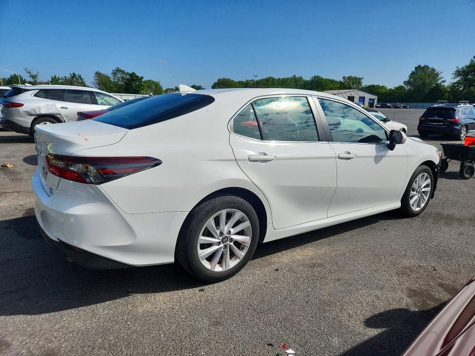 2023 TOYOTA CAMRY LE 3