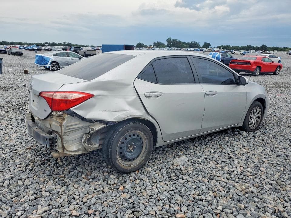 2018 TOYOTA COROLLA LE 3