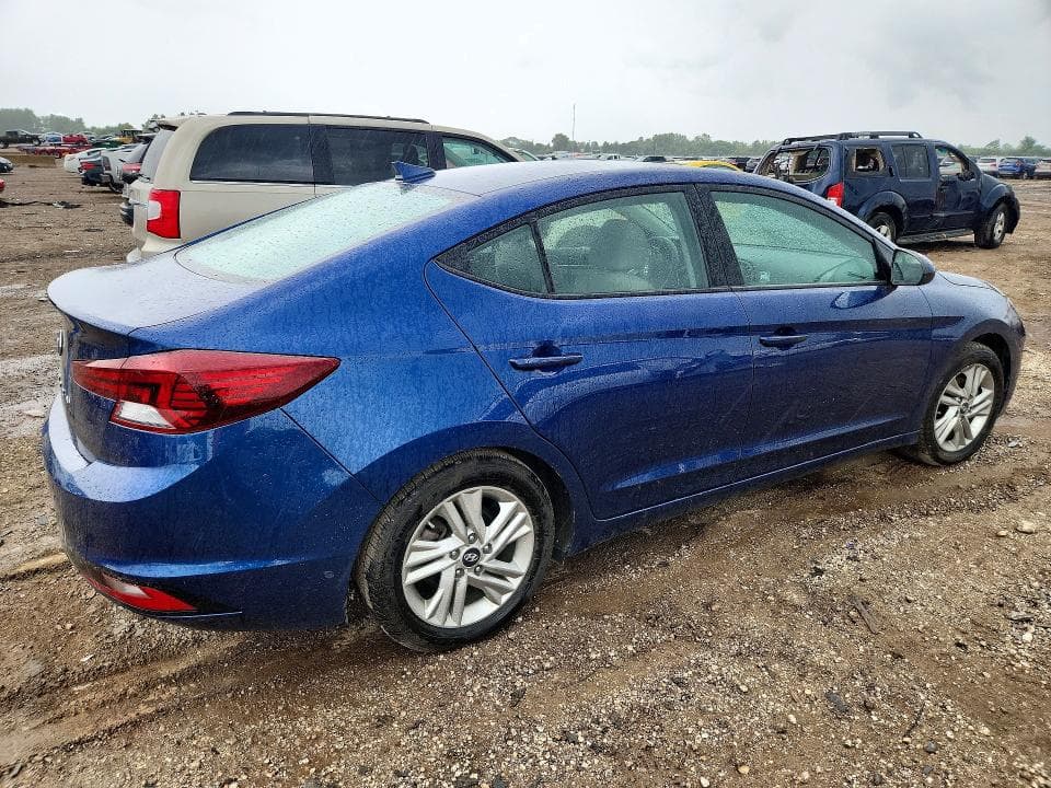 2020 HYUNDAI ELANTRA SEL 3