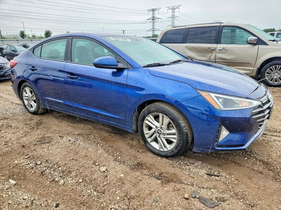 2020 HYUNDAI ELANTRA SEL 4