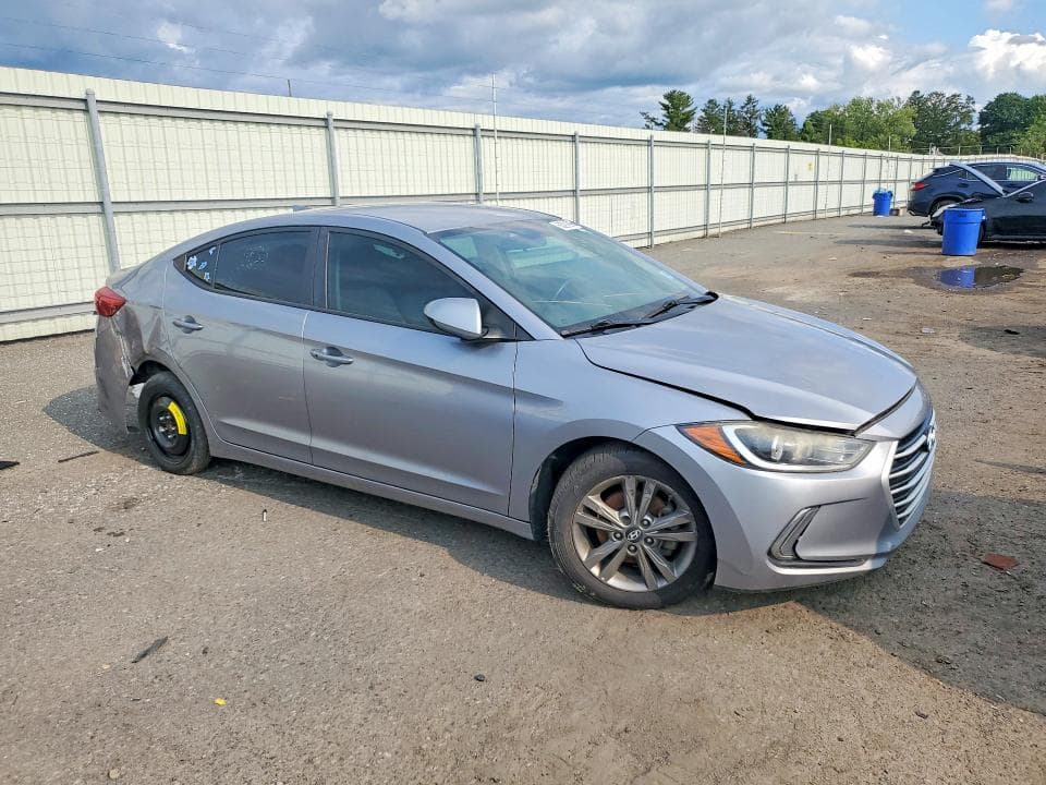 2017 HYUNDAI ELANTRA SE 4
