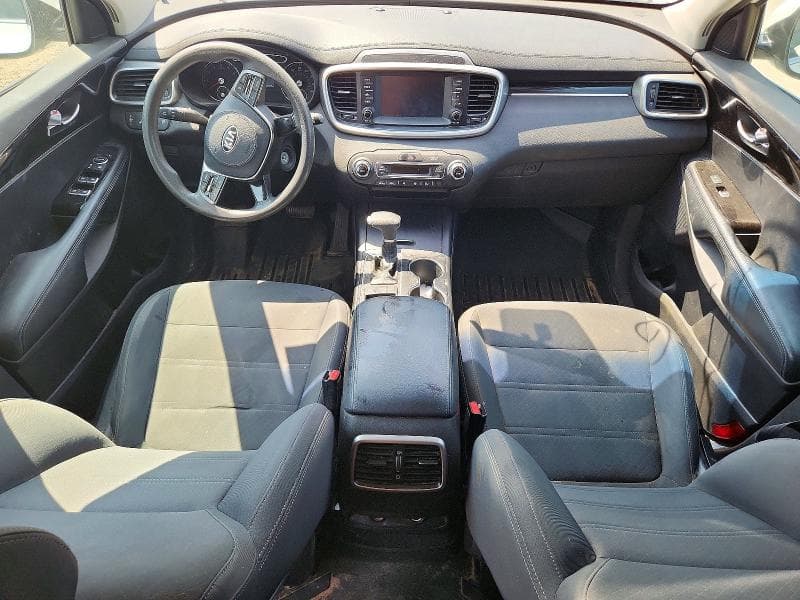 2019 KIA SORENTO LX V6 8