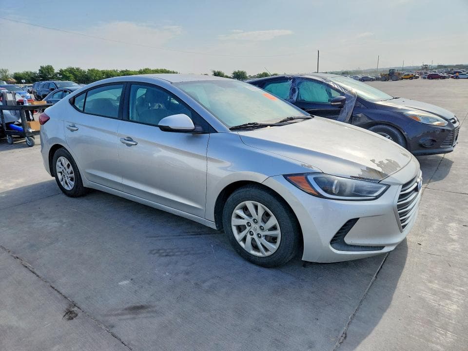 2017 HYUNDAI ELANTRA SE 4