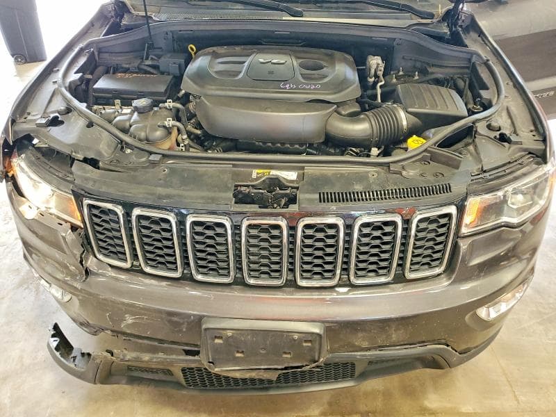 2018 JEEP GRAND CHEROKEE LAREDO 12