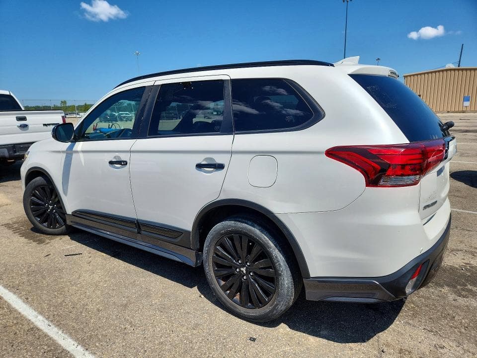 2020 MITSUBISHI OUTLANDER SE 2