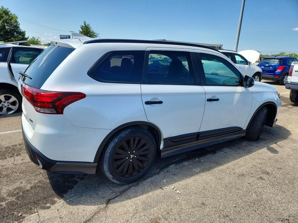 2020 MITSUBISHI OUTLANDER SE 3