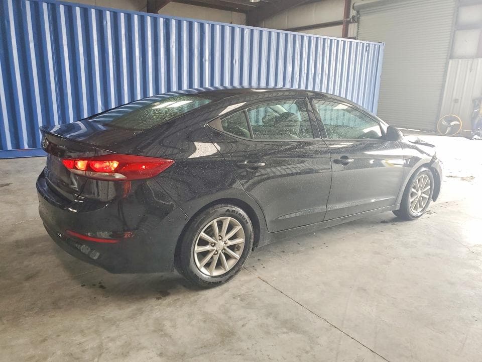 2018 HYUNDAI ELANTRA SE 3