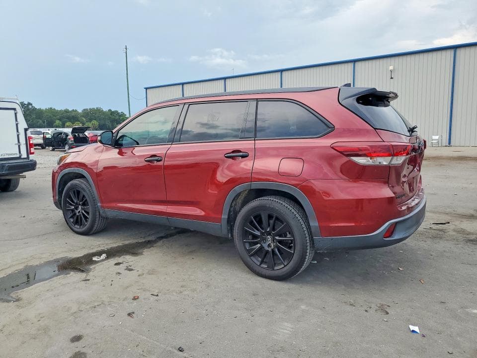 2019 TOYOTA HIGHLANDER SE 2