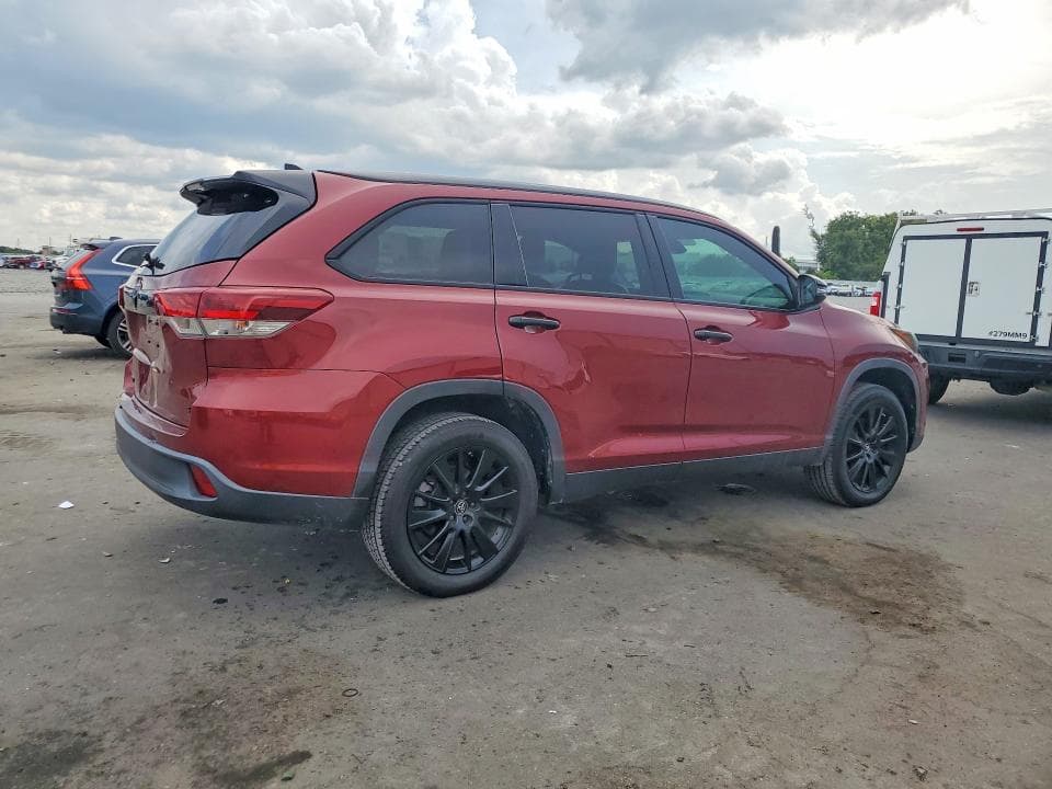 2019 TOYOTA HIGHLANDER SE 3