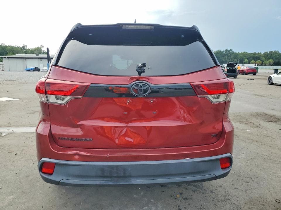 2019 TOYOTA HIGHLANDER SE 6