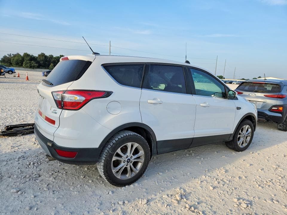 2017 FORD ESCAPE SE 3