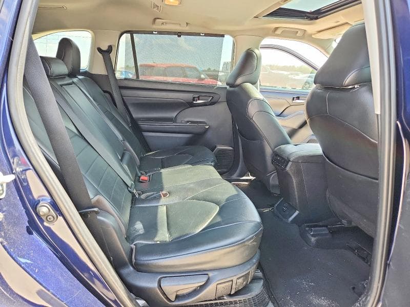 2020 TOYOTA HIGHLANDER HYBRID XLE 11