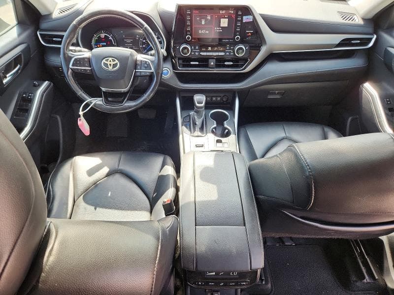 2020 TOYOTA HIGHLANDER HYBRID XLE 8