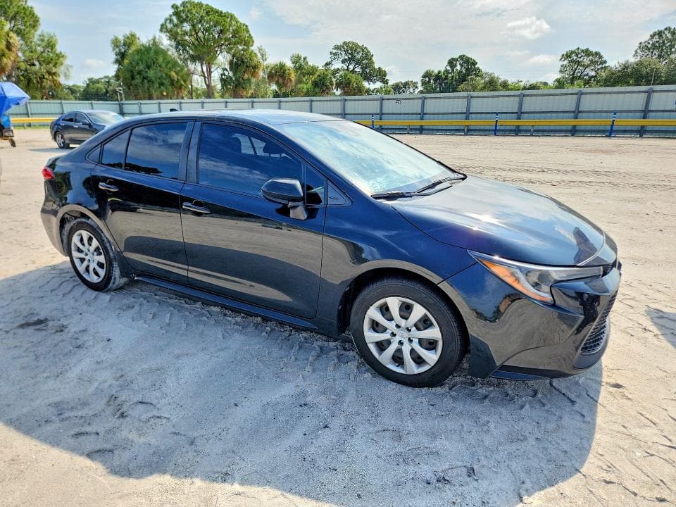 2021 TOYOTA COROLLA LE 4