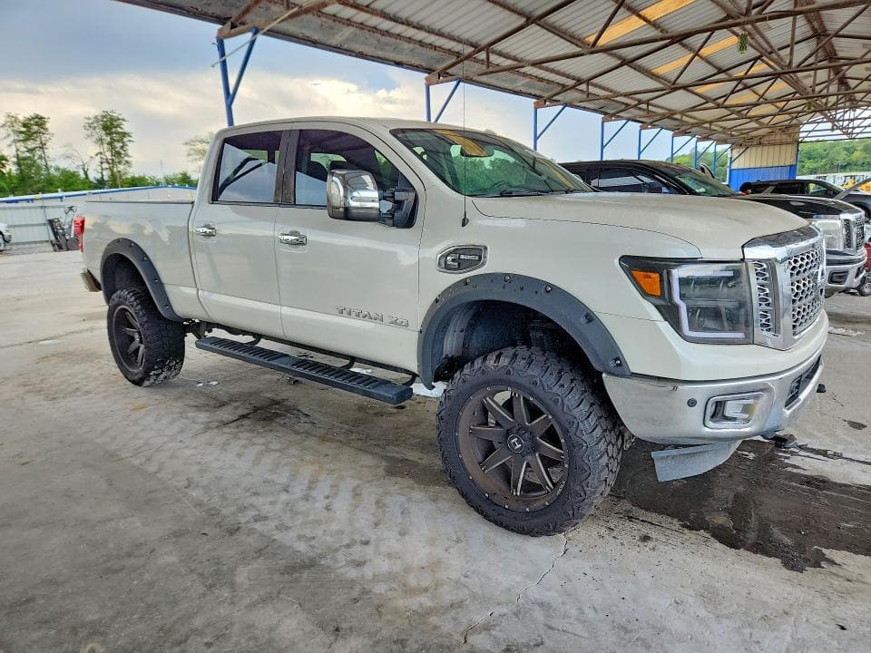 2018 NISSAN TITAN XD SL 4