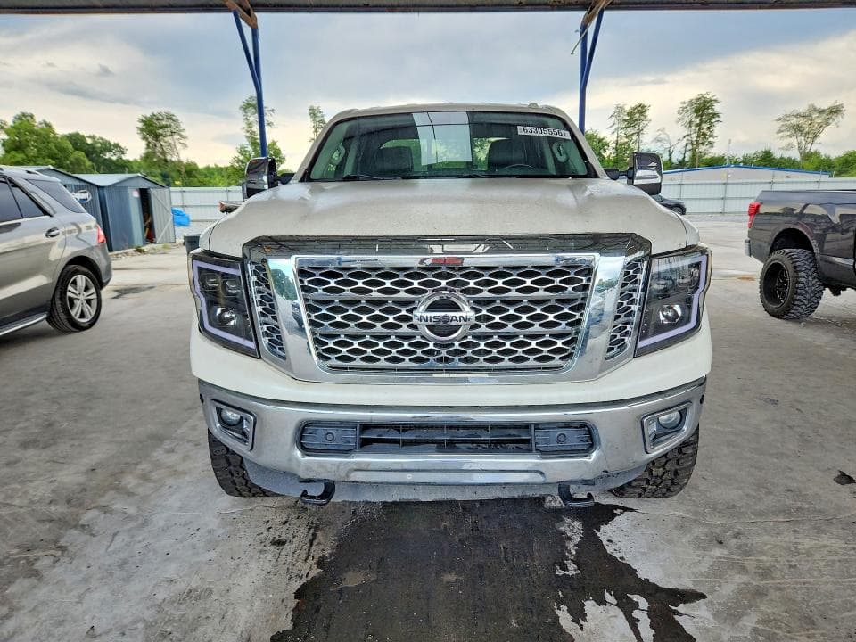 2018 NISSAN TITAN XD SL 5