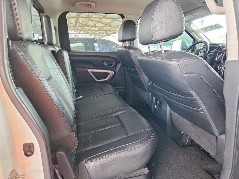 2018 NISSAN TITAN XD SL 10