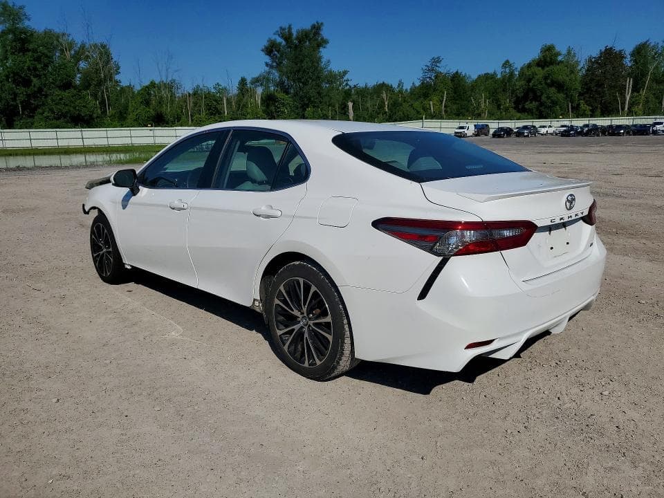 2018 TOYOTA CAMRY SE 2