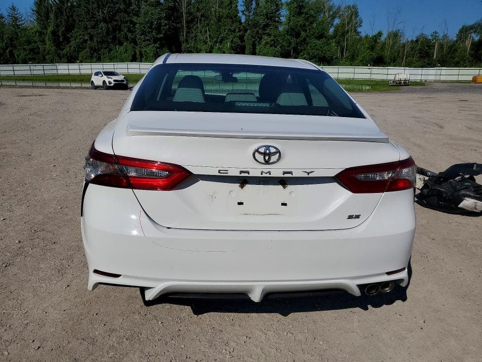 2018 TOYOTA CAMRY SE 6