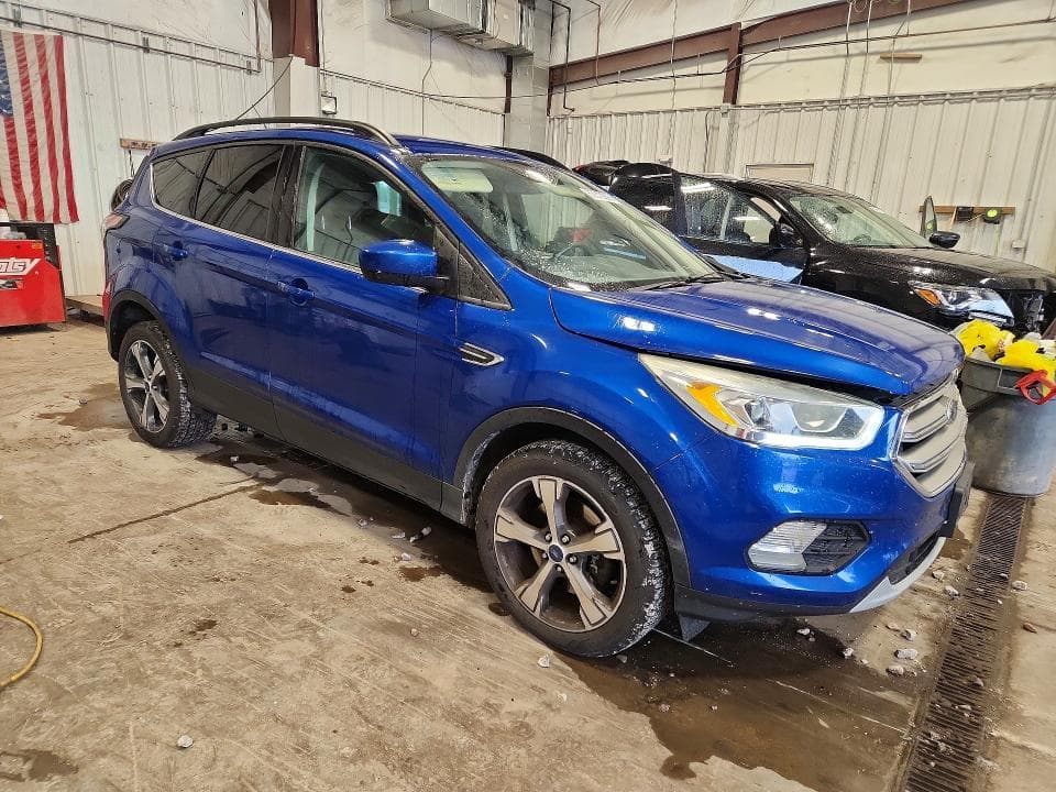 2017 FORD ESCAPE SE 4