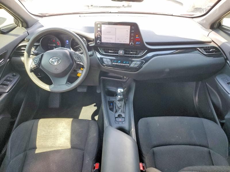 2019 TOYOTA C-HR LE 8