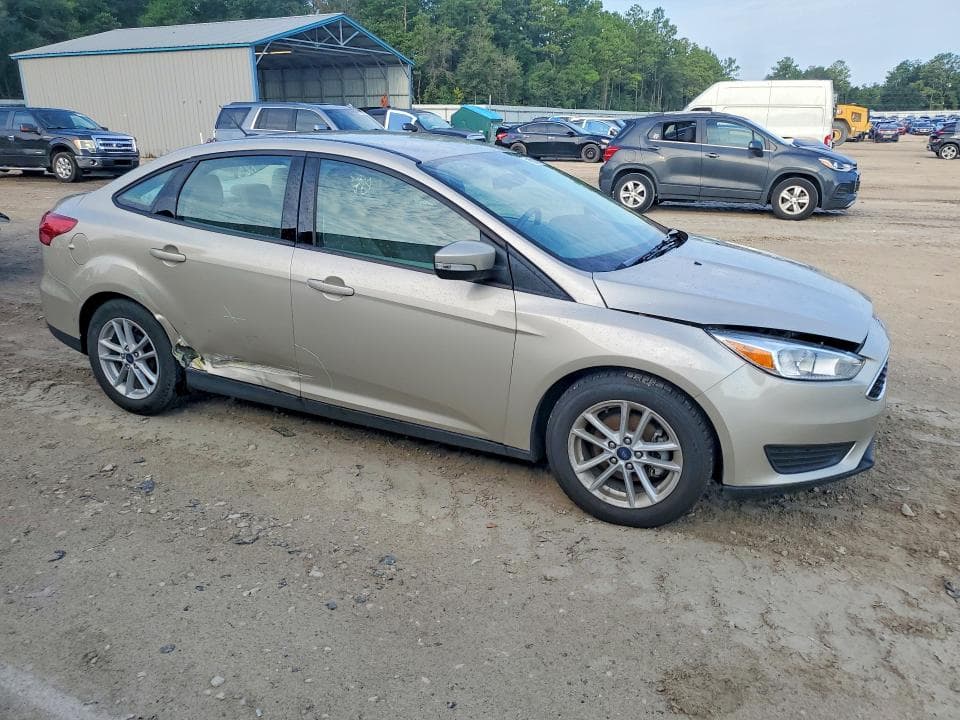 2017 FORD FOCUS SE 4
