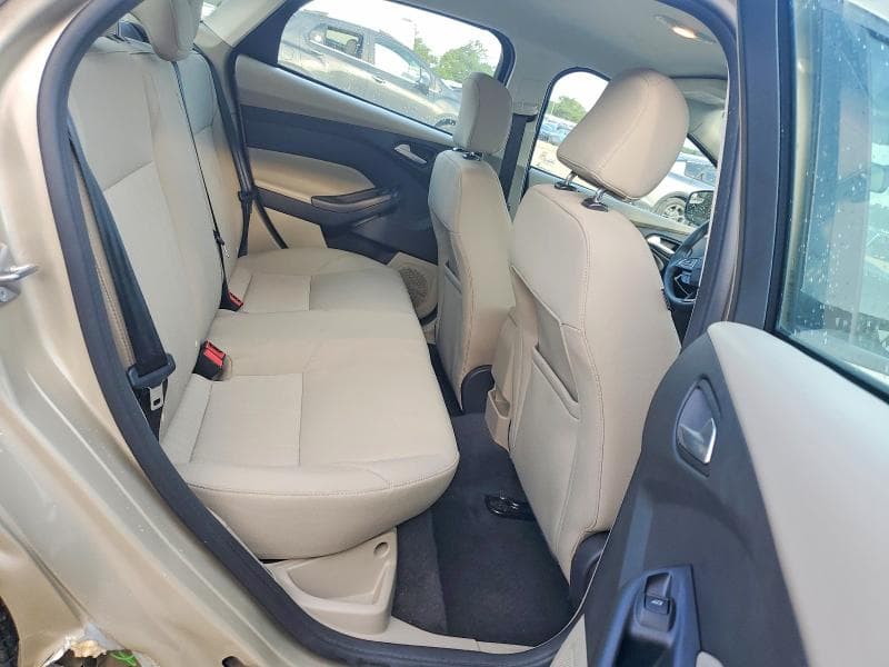 2017 FORD FOCUS SE 10