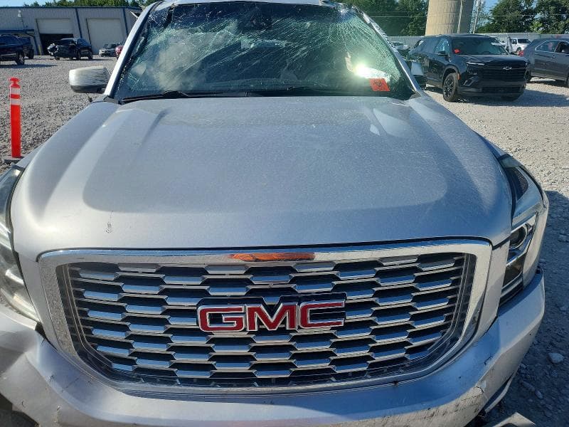 2018 GMC YUKON XL DENALI 12