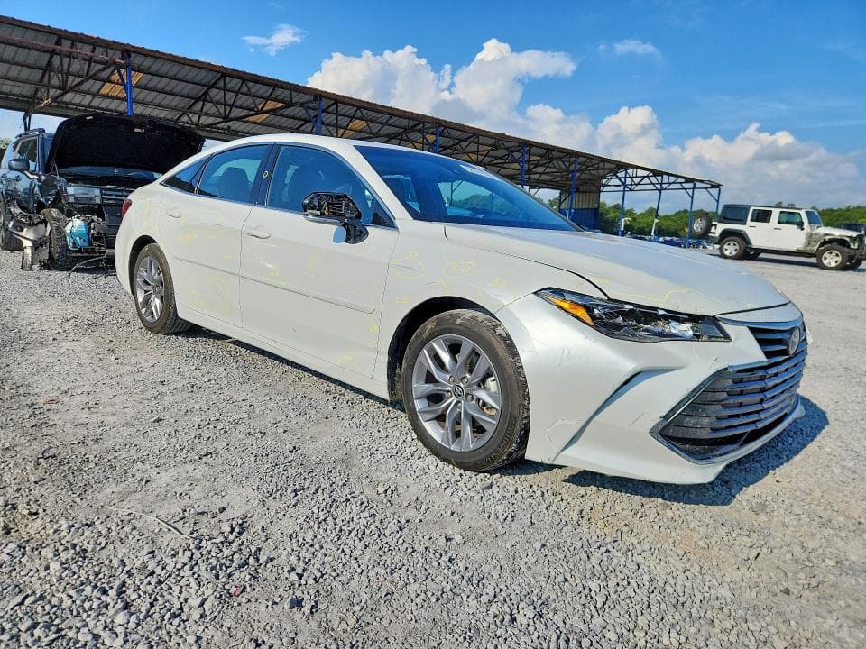 2022 TOYOTA AVALON XLE 4