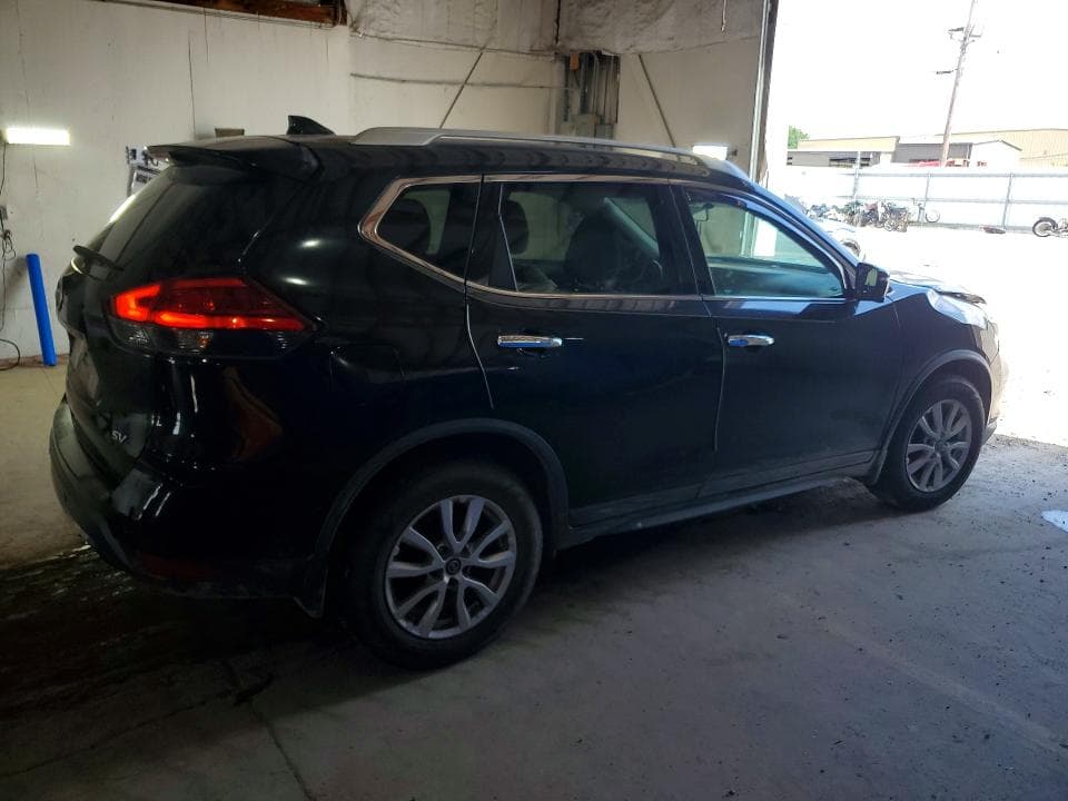 2017 NISSAN ROGUE SV 3