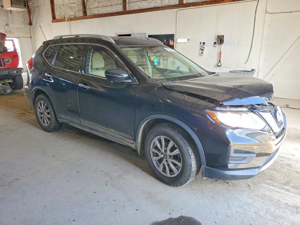 2017 NISSAN ROGUE SV 4