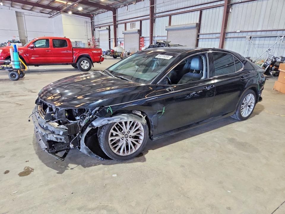 2019 TOYOTA CAMRY XLE - 1