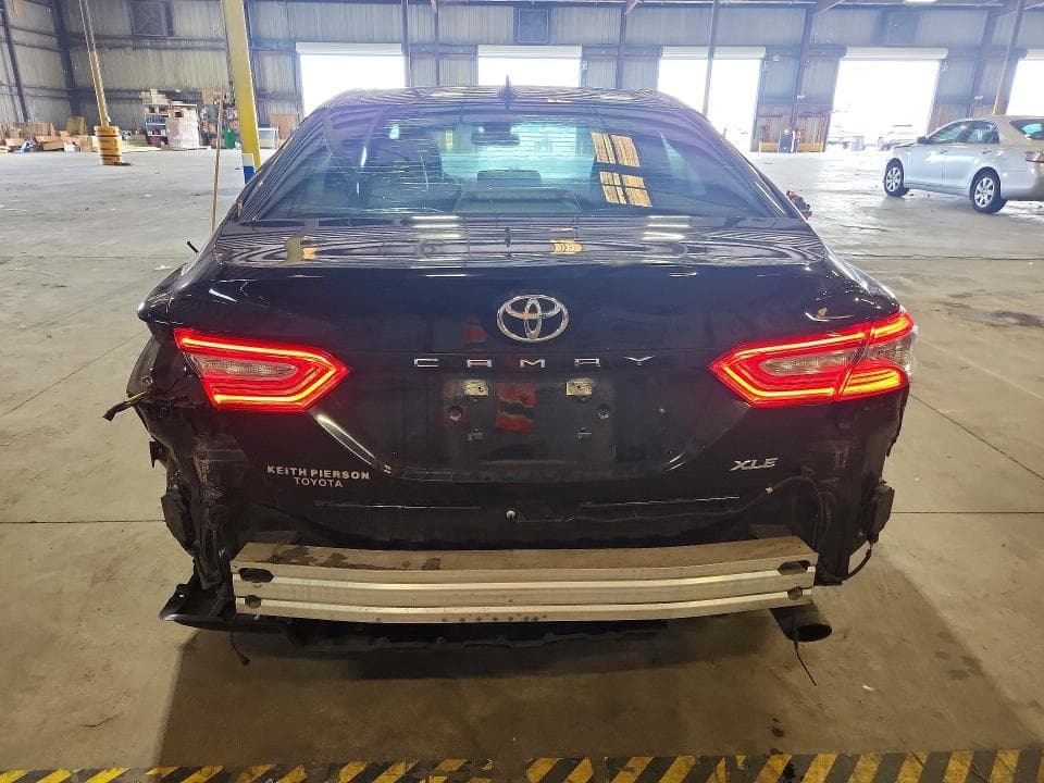 2019 TOYOTA CAMRY XLE 6