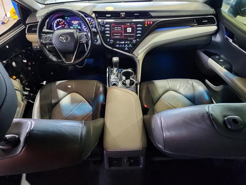 2019 TOYOTA CAMRY XLE 8