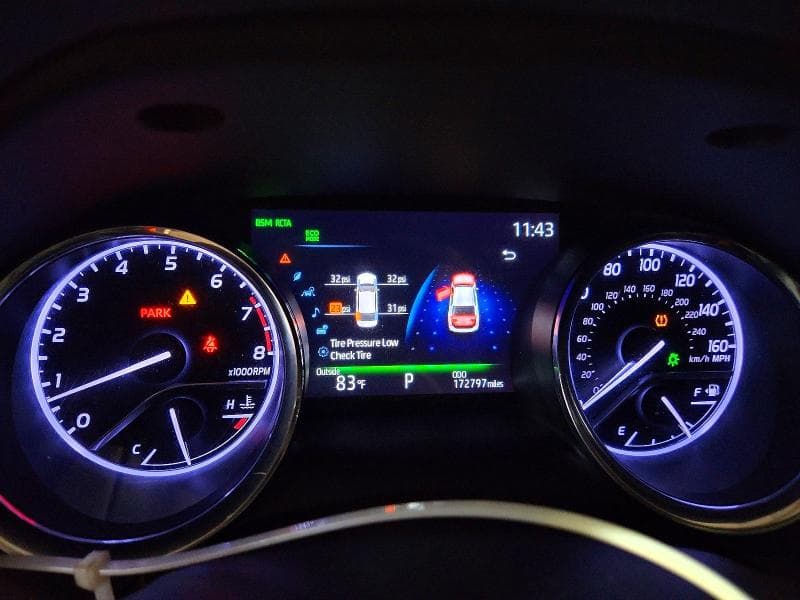 2019 TOYOTA CAMRY XLE 9