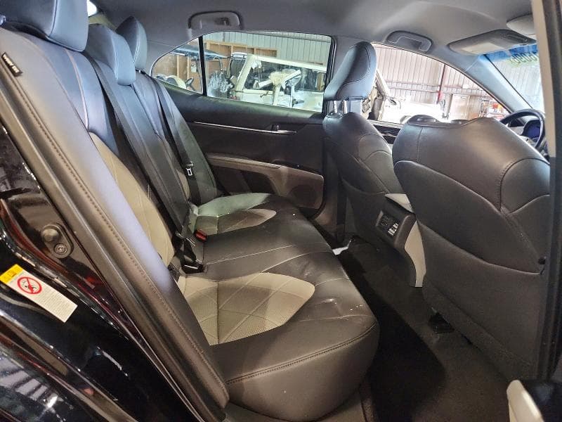 2019 TOYOTA CAMRY XLE 10