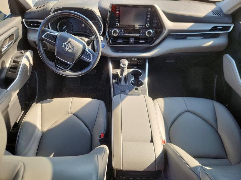 2020 TOYOTA HIGHLANDER HYBRID XLE 8
