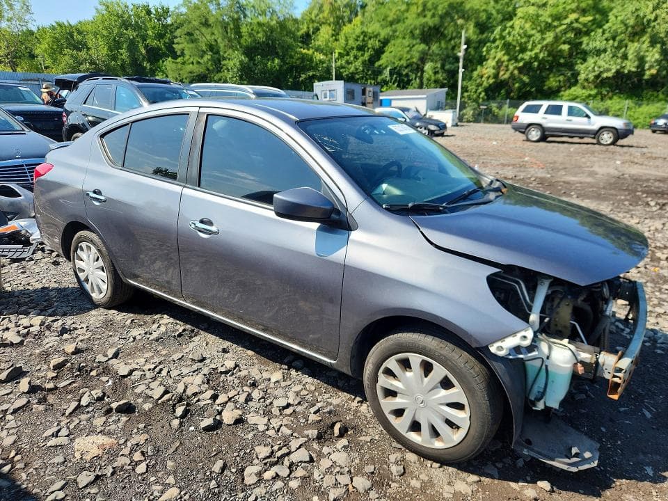 2018 NISSAN VERSA SV 4