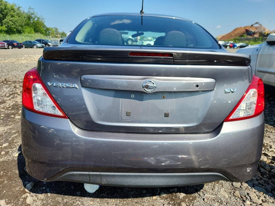 2018 NISSAN VERSA SV 6