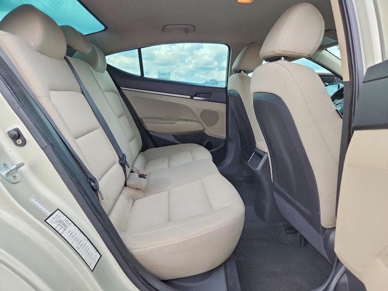 2017 HYUNDAI ELANTRA SE 10