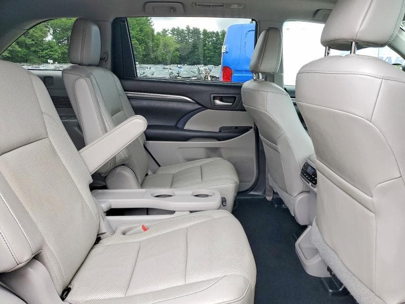 2017 TOYOTA HIGHLANDER LIMITED PLATINUM 11