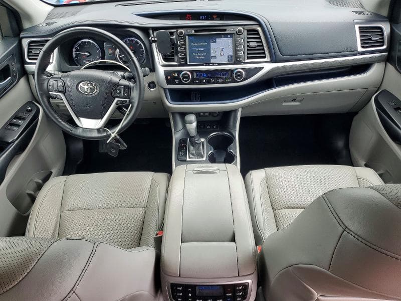 2017 TOYOTA HIGHLANDER LIMITED PLATINUM 8