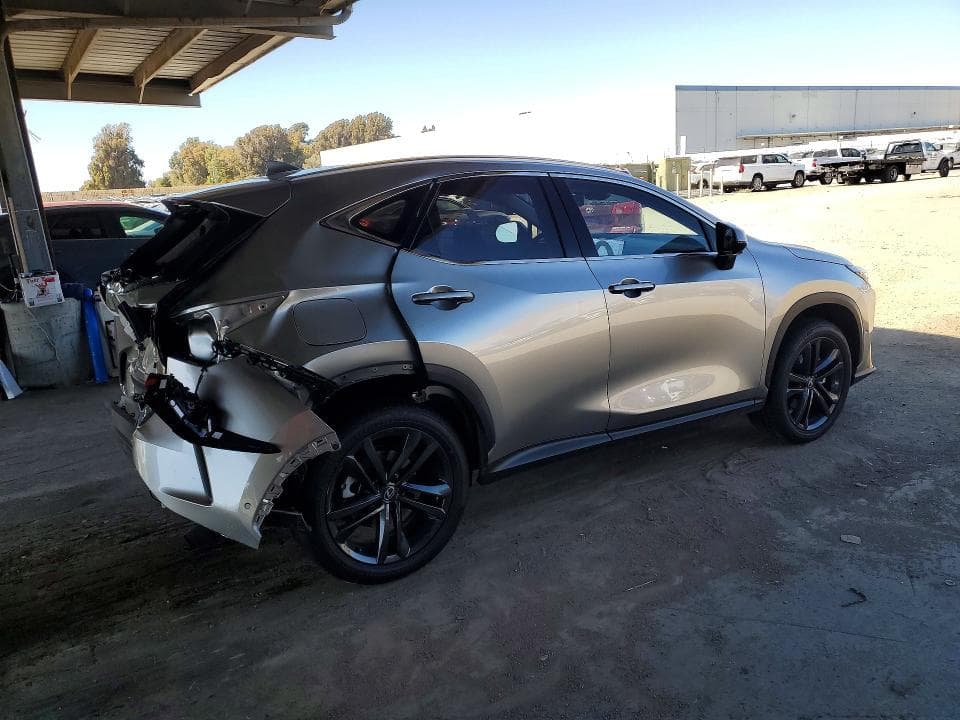 2026 LEXUS NX 450H+ LUXURY 3