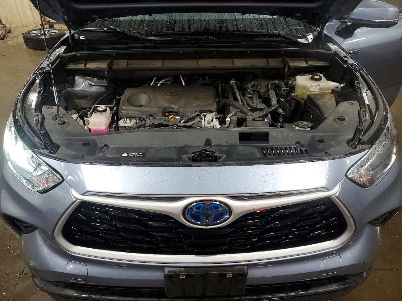 2020 TOYOTA HIGHLANDER HYBRID XLE 11