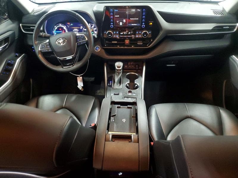 2020 TOYOTA HIGHLANDER HYBRID XLE 8